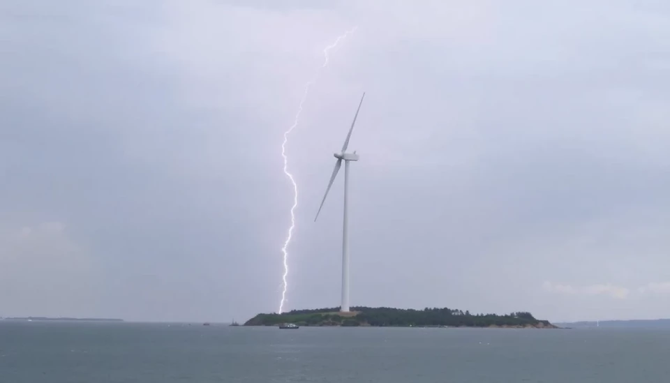 Lightning Strikes: Nantucket Wind Turbine Damaged After Blade Breaks